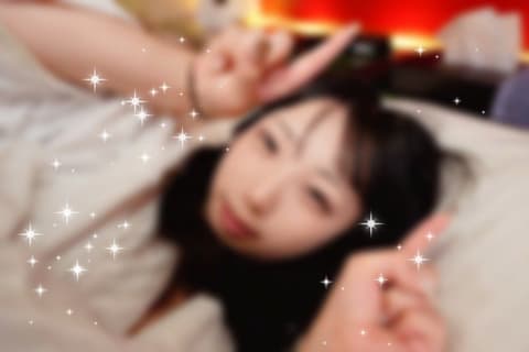 【200本限定.价格】对中出感到生气的F罩杯美人。天然到不行，用『因为没有种子...』的说服让她重复中出，真是太感谢了www FC2-PPV-4887445