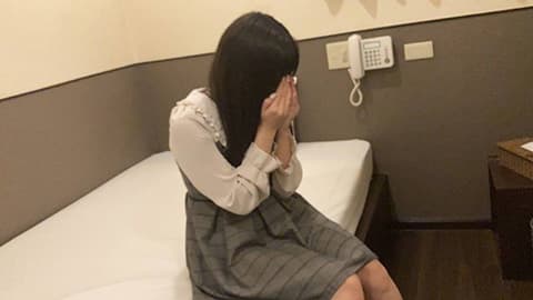 凉香20岁・颜射・无套。不脱衣服，对什么都听话的量产型哭哭系美少女，用CFNM玩弄她！（061） FC2-PPV-4802619