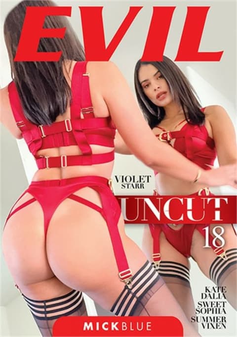 美丽的黑髮美女 Violet Starr 身穿鲜红色恋物癖风格内衣,看起来性感又火辣