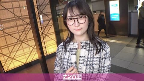 200GANA-3242 认真随和的初拍。 2191 我用草莓当诱饵,搭讪了一位皮肤白皙,认真,戴眼镜的素人！与她的外表相反,她有外遇！在她的裤子下面,她有一个厚实,多毛的阴部,一直到她的肛门！因为她是认真的,所以她非常听话,如果我要求她舔我的屁眼,她甚至会舔！最后,我用炼乳淋了她一脸哈哈 200GANA-3242